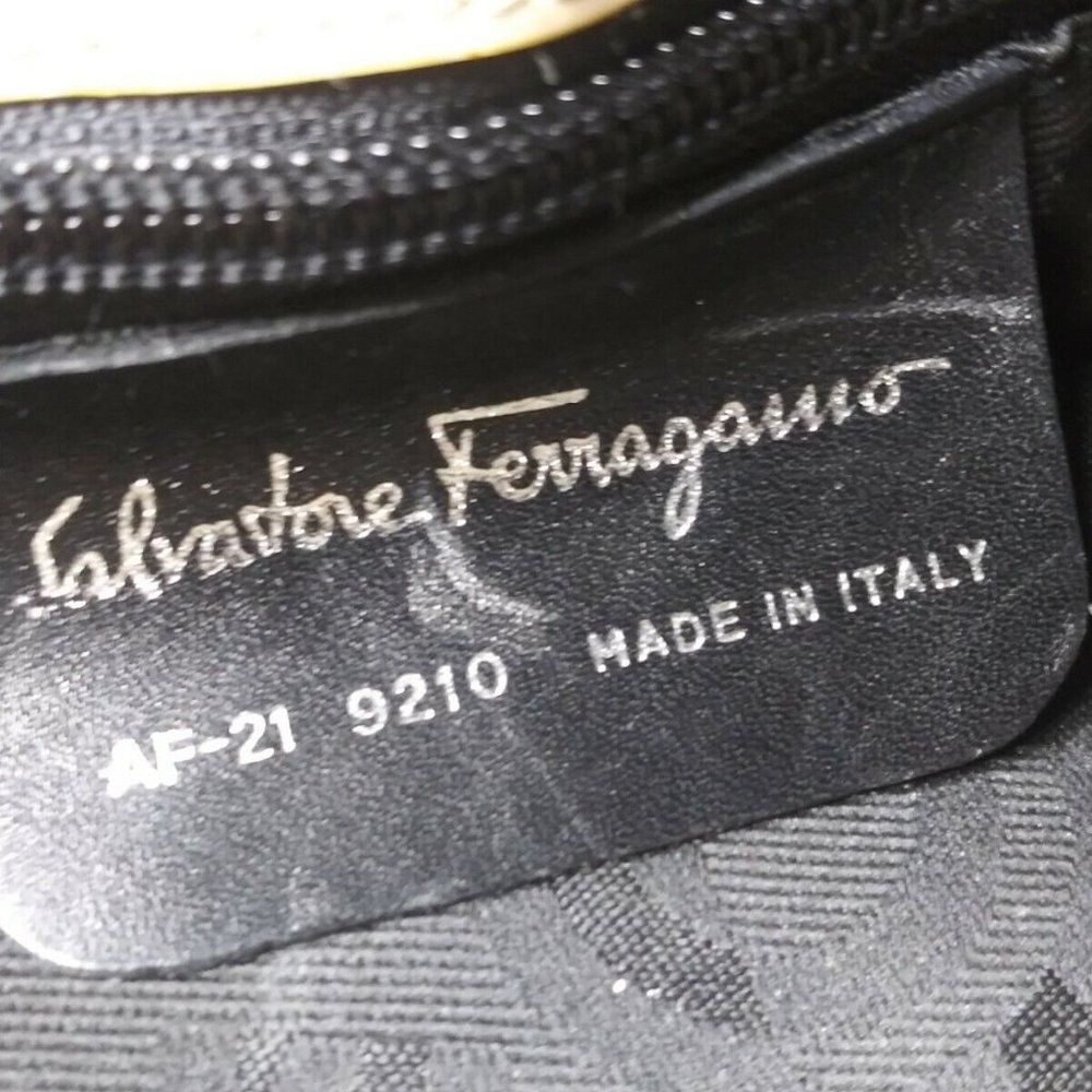 Vintage Salvatore Ferragamo Leather Shoulder Bag Slim Handbag Cream Light Brown - Picture 6 of 12